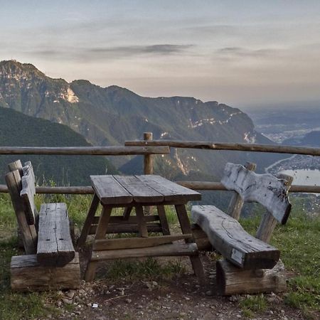 Cascina Del Galin Lägenhet Lanzo dʼIntelvi Exteriör bild