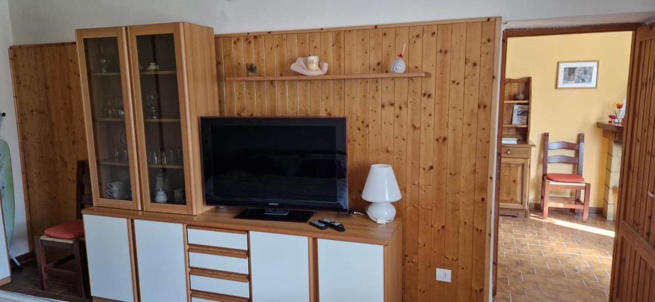 Cascina Del Galin Lägenhet Lanzo dʼIntelvi Exteriör bild